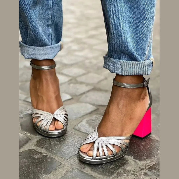 LUMA | Elegante Sandalo Metallico con Tacco Fluo per uno Stile Unico