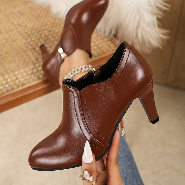 FIORELLA | Eleganti stivaletti a punta