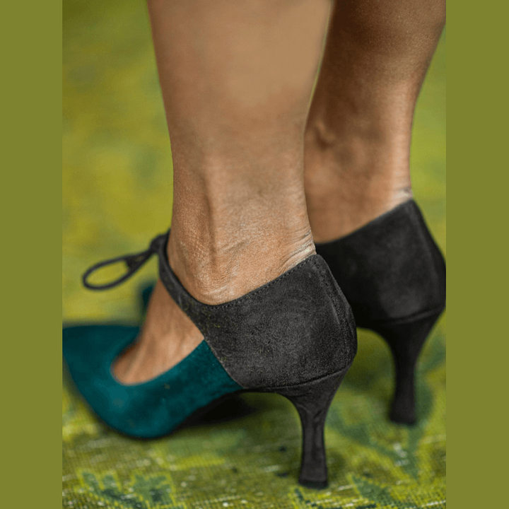 LUCREZIA | DÉCOLLETÉ CON LACCIO ALLA CAVIGLIA